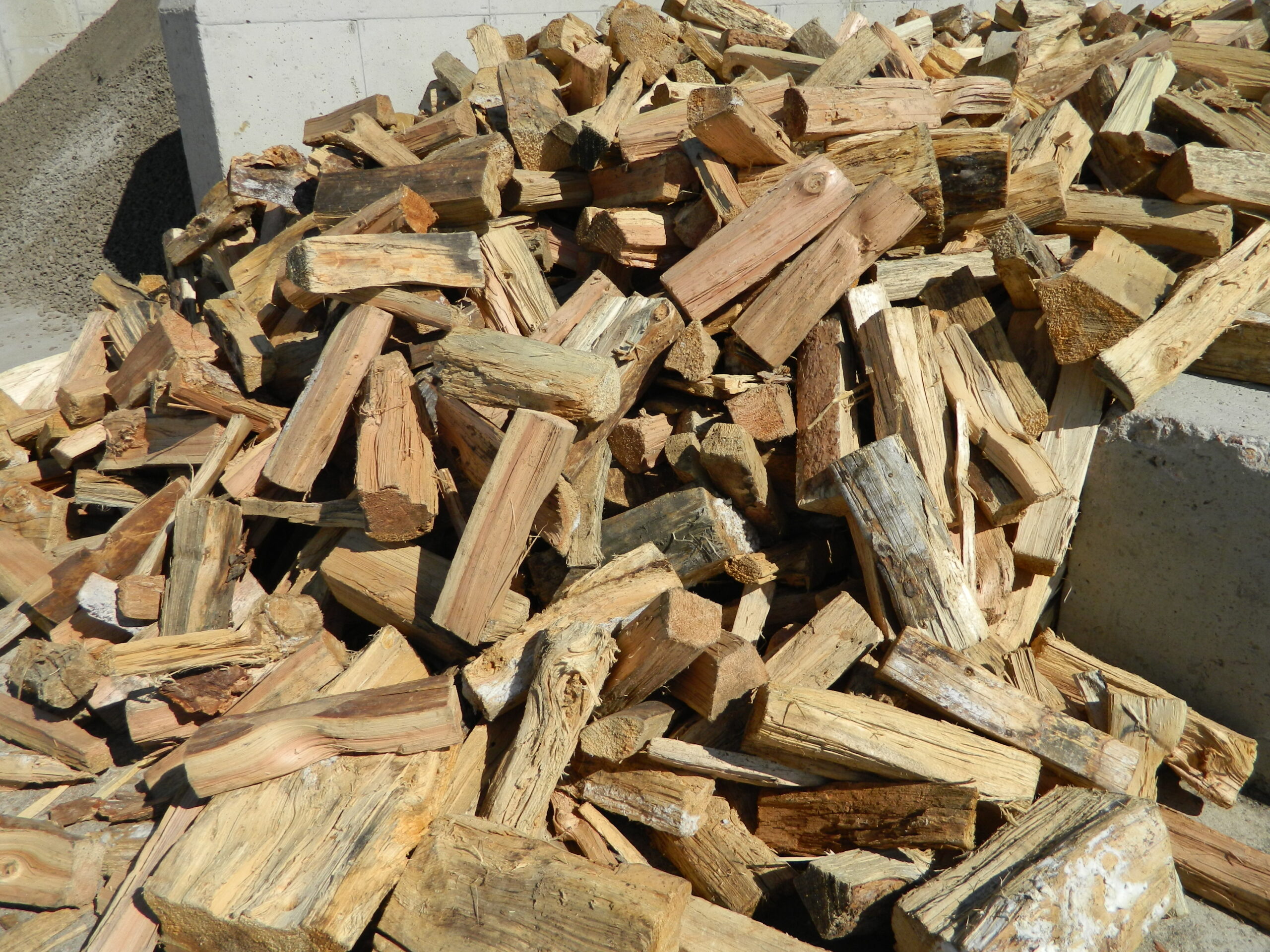 Fire Wood (priced by the ton) – Bedrock Landscaping